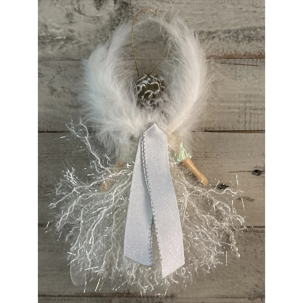 April Birthstone‎ Angel W/Feather Wings 2005 Vintage Christmas Ornament